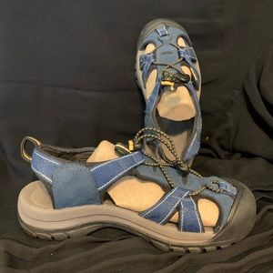 Keen Sz 7 Wm Blue Water Shoes Sandals